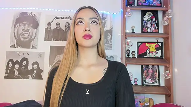 Snapshot of Meowlody chatting on 11-08-25, 11:14 Meowlody online show from 11-08-25, 11:14