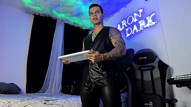 Aron Dark online show from 02-09-25, 11:47