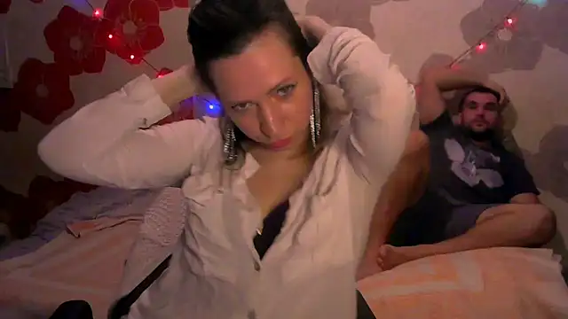 Snapshot of John_Daenerys chatting on 11-19-25, 08:09 John Daenerys online show from 11-19-25, 08:09