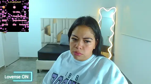 martinna tay online show from 02-04-25, 01:02