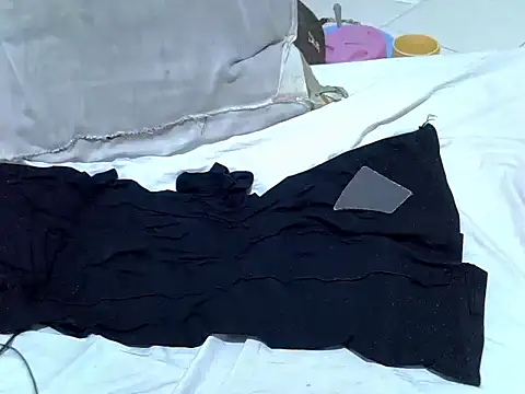 Snapshot of pointy_bloom chatting on 03-20-26, 10:20 pointy bloom online show from 03-20-26, 10:20