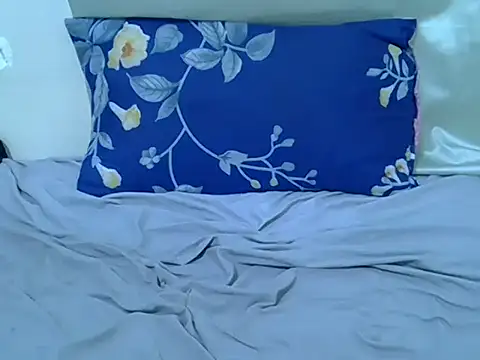 Snapshot of pointy_bloom chatting on 04-11-26, 07:13 pointy bloom online show from 04-11-26, 07:13