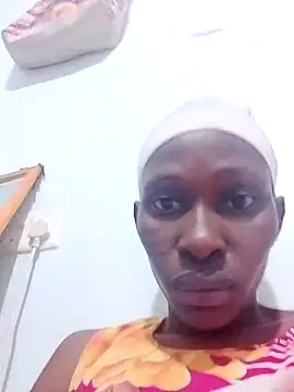 LOVELY-2BERRY online show from 10-26-25, 04:24