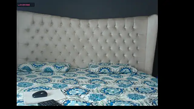 Snapshot of nichole_bree_ chatting on 09-12-25, 11:21 nichole bree online show from 09-12-25, 11:21