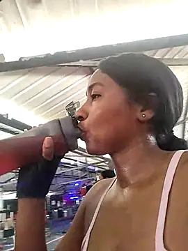 Snapshot of Berry_Bans chatting on 03-21-25, 05:23 Berry Bans online show from 03-21-25, 05:23