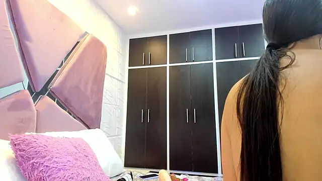 Snapshot of Charlotte_Ice1 chatting on 12-20-24, 03:53 Charlotte Ice1 online show from 12-20-24, 03:53