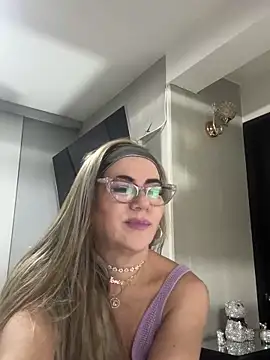 LARIANA RIVERA23 online show from 01-23-25, 08:04