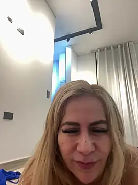 LARIANA RIVERA23 online show from 04-09-26, 04:01