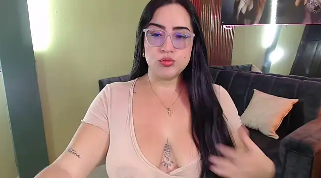 Snapshot of Sofiia_davis23 chatting on 02-21-25, 01:44 Sofiia davis23 online show from 02-21-25, 01:44