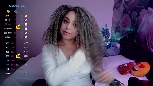 Snapshot of _Just_a_queen_3 chatting on 01-04-25, 07:13  Just a queen 3 online show from 01-04-25, 07:13