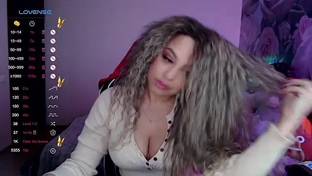 Snapshot of _Just_a_queen_3 chatting on 02-04-25, 10:10  Just a queen 3 online show from 02-04-25, 10:10