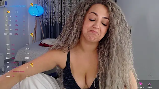 Snapshot of _Just_a_queen_3 chatting on 10-22-25, 01:22  Just a queen 3 online show from 10-22-25, 01:22
