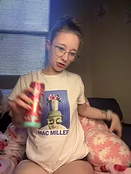 Snapshot of sage__marie chatting on 03-17-25, 12:25 sage marie online show from 03-17-25, 12:25