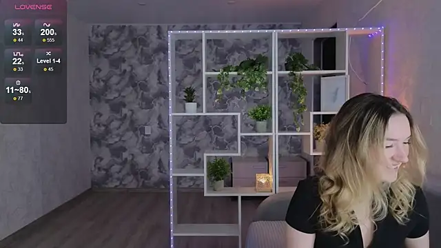 Snapshot of flawless_angell chatting on 12-02-25, 10:38 flawless angell online show from 12-02-25, 10:38