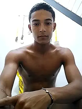 Snapshot of Demiansteven2 chatting on 12-04-24, 01:47 Demiansteven2 online show from 12-04-24, 01:47