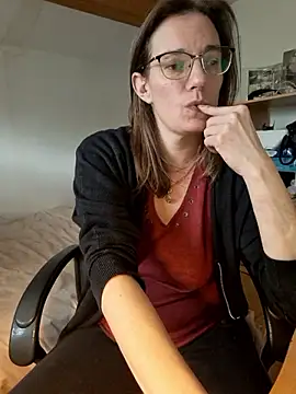 SpiceLea online show from 02-23-25, 01:21