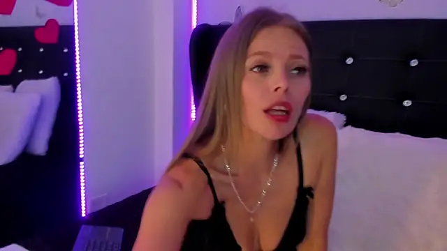 Laurablue online show from 02-25-25, 09:13