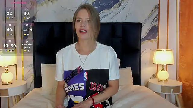 Laurablue online show from 12-21-25, 10:06