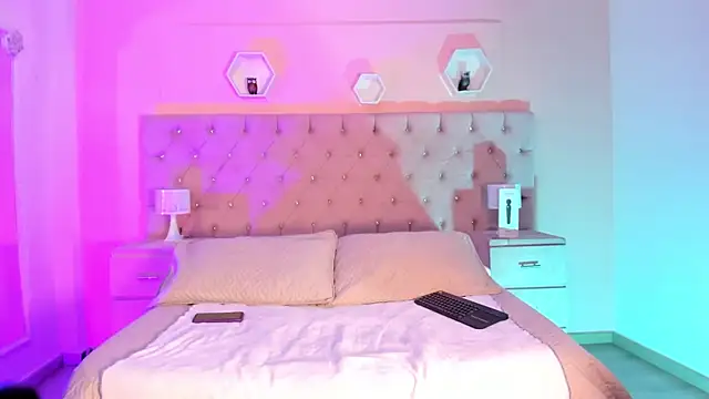 AndreaAndKarina online show from 01-25-25, 02:37