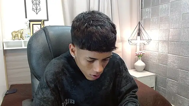 Snapshot of Alan_Cute18 chatting on 03-02-26, 01:18 Alan Cute18 online show from 03-02-26, 01:18