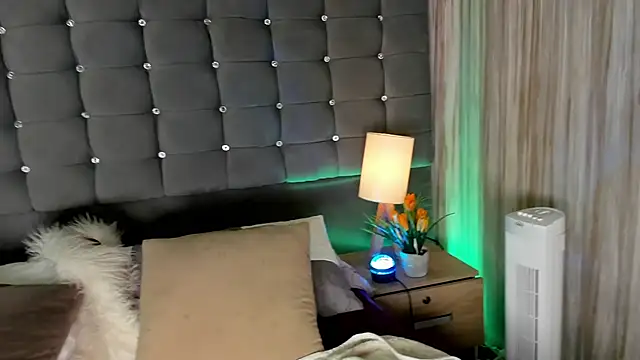 Poacahontasfg online show from 03-16-25, 03:58