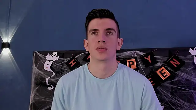 Snapshot of MikaelSlow chatting on 10-26-25, 03:56 MikaelSlow online show from 10-26-25, 03:56