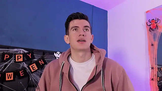 Snapshot of MikaelSlow chatting on 11-02-25, 04:15 MikaelSlow online show from 11-02-25, 04:15