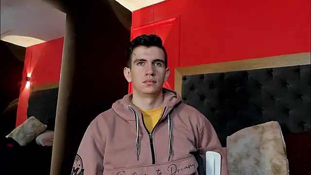 Snapshot of MikaelSlow chatting on 11-03-25, 08:32 MikaelSlow online show from 11-03-25, 08:32