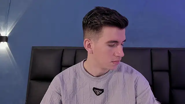 Snapshot of MikaelSlow chatting on 11-09-25, 04:00 MikaelSlow online show from 11-09-25, 04:00