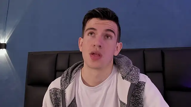 Snapshot of MikaelSlow chatting on 11-13-25, 04:22 MikaelSlow online show from 11-13-25, 04:22