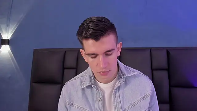 Snapshot of MikaelSlow chatting on 11-20-25, 03:50 MikaelSlow online show from 11-20-25, 03:50