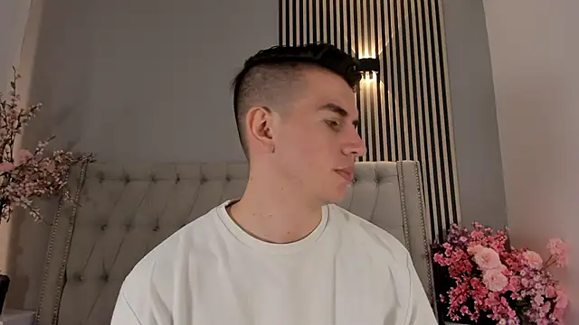 Snapshot of MikaelSlow chatting on 12-01-25, 07:41 MikaelSlow online show from 12-01-25, 07:41