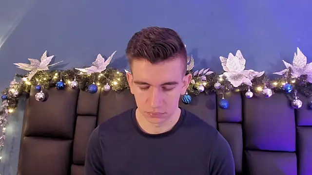 Snapshot of MikaelSlow chatting on 12-03-25, 04:31 MikaelSlow online show from 12-03-25, 04:31