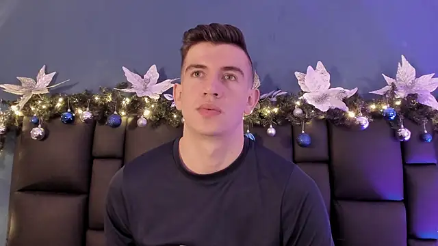 MikaelSlow online show from 12-23-25, 03:26