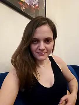 Snapshot of EllieDay chatting on 04-22-26, 07:59 EllieDay online show from 04-22-26, 07:59