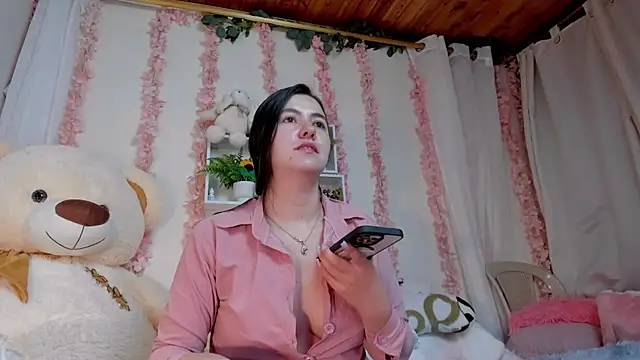 Idara and Edahi01 online show from 10-17-25, 12:47