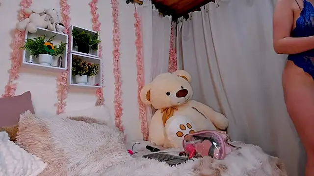 Idara and Edahi01 online show from 11-06-25, 03:13