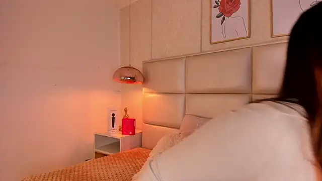 Aily Yozuko online show from 10-30-25, 02:57