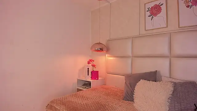 Aily Yozuko online show from 04-24-26, 02:36