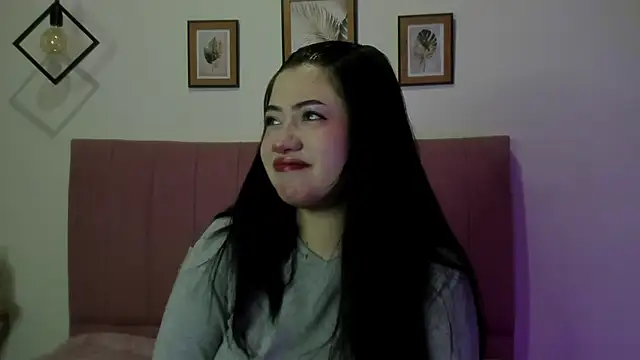 GENNESIS LOVE online show from 11-05-25, 03:28