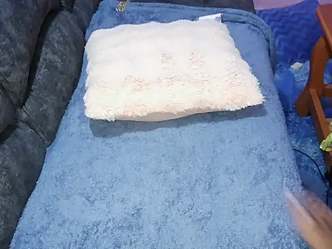 petitev online show from 10-20-25, 04:24