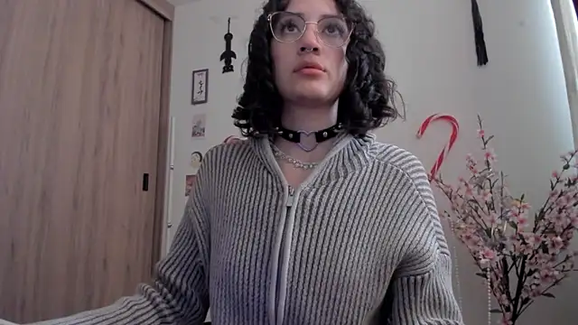 Snapshot of Tanya_WorldBondage chatting on 12-22-24, 08:36 Tanya WorldBondage online show from 12-22-24, 08:36