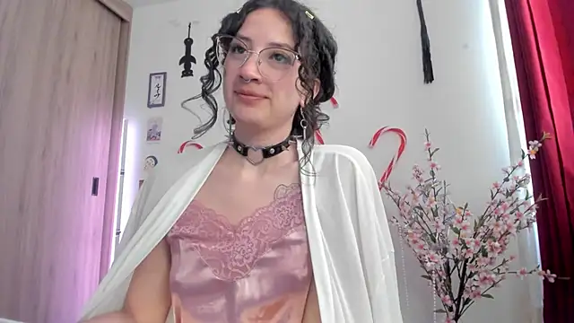 Snapshot of Tanya_WorldBondage chatting on 12-23-24, 05:22 Tanya WorldBondage online show from 12-23-24, 05:22