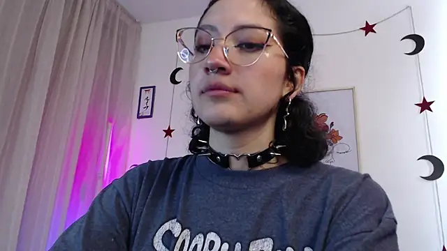 Snapshot of Tanya_WorldBondage chatting on 02-14-25, 01:40 Tanya WorldBondage online show from 02-14-25, 01:40
