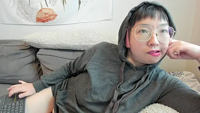 Snapshot of luxgray chatting on 01-05-26, 08:45 luxgray online show from 01-05-26, 08:45