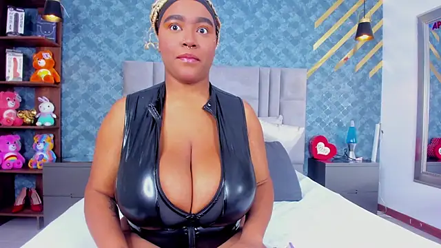 NiiaMoore online show from 03-26-26, 06:46