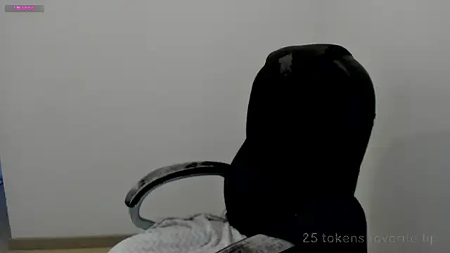 Im coco online show from 02-13-25, 02:20