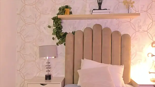 Snapshot of Roma__love chatting on 12-11-24, 12:23 Roma love online show from 12-11-24, 12:23