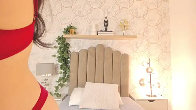 Snapshot of Roma__love chatting on 02-20-25, 11:31 Roma love online show from 02-20-25, 11:31