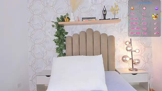 Snapshot of Roma__love chatting on 09-09-25, 11:32 Roma love online show from 09-09-25, 11:32